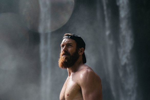 Bearded man with baseball cap