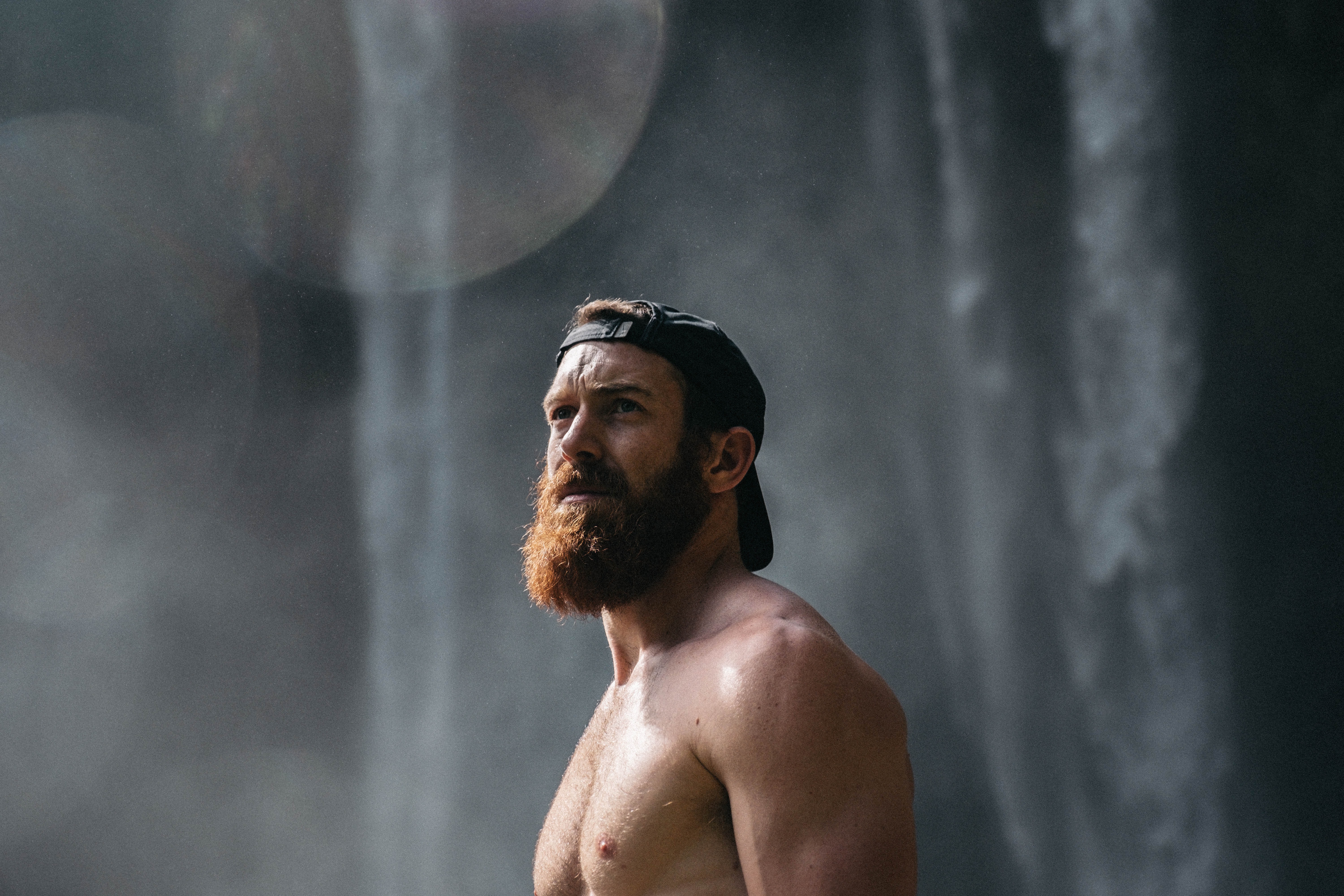 Bearded man with baseball cap